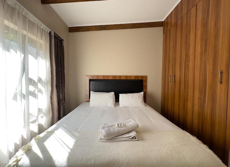 Manor Hills Guest Lodge Rustenburg Exterior foto